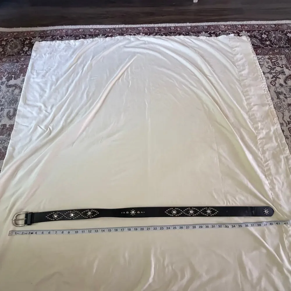 Unbranded belt good
